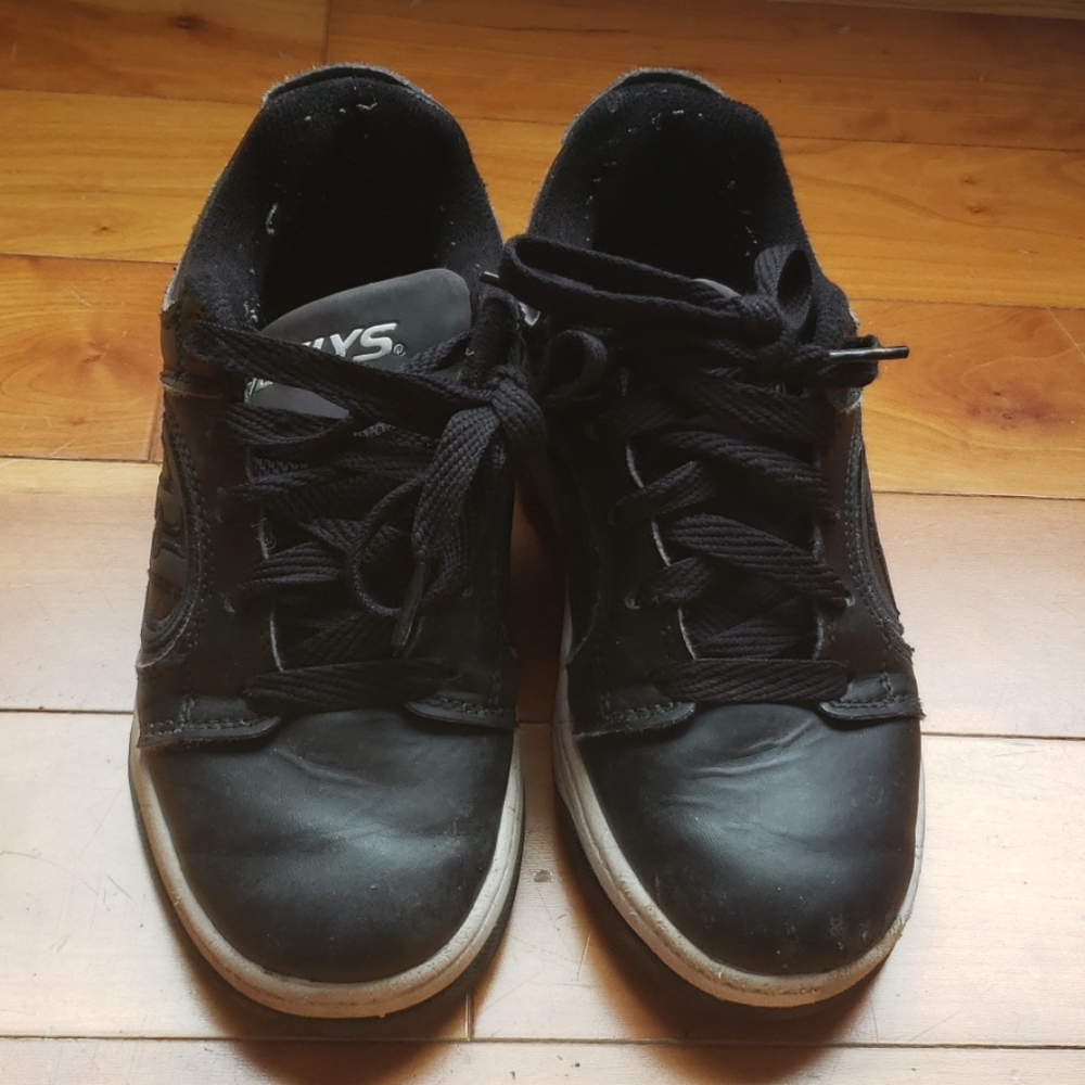 Black sz 2 Heelys